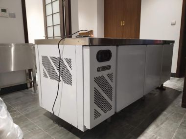 Bàn mát 3 cánh inox 2.1m Berjaya BS3DC7/Z